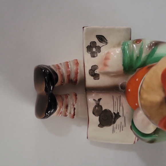 Goldcastle figurine multicolor girl reading a book made in Japan - Picture 9 of 15